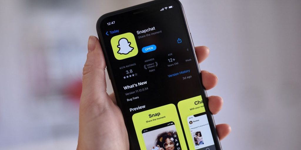 Snap Stock Swoons as Forecast Disappoints