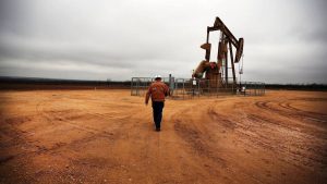 Slowdown in US shale patch spreads to oil services industry