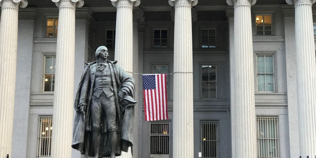 Dow falls over 300 points,Nasdaq slumps 2%, after Fitch lowers U.S. credit rating