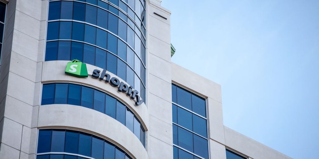 Shopify Stock Drops After Earnings Top Estimates. Management Is Upbeat.