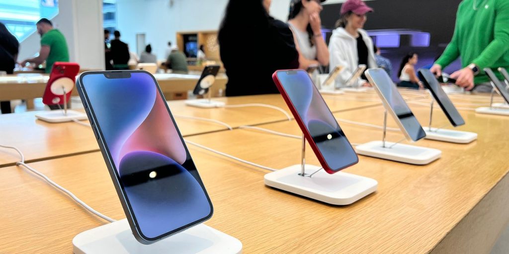 Giant Fund Sold Apple, Microsoft Stock, Bought Tesla, Nvidia