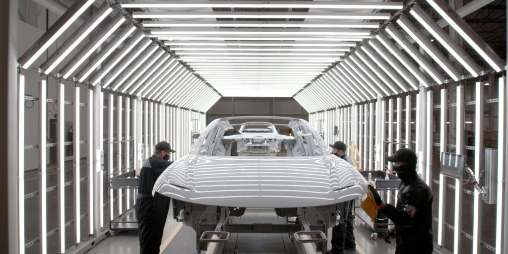 Lucid Misses Earnings Estimates. Share Rise Anyway.