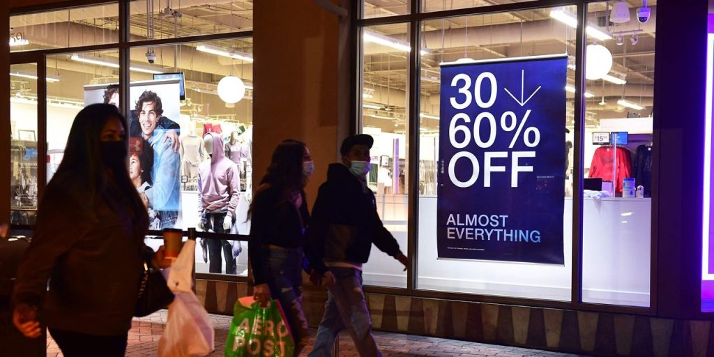 Opinion: Tackle this pricey market with cheap banking, media, insurance and auto stocks