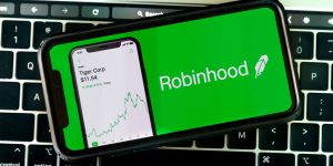 Robinhood May Be Beating Coinbase in Crypto. You’d Never Know From the Stocks.