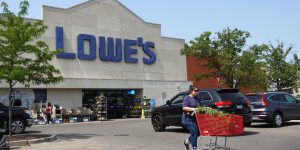 Lowe’s Beats Earnings Expectations, Sticks to Full-Year Guidance