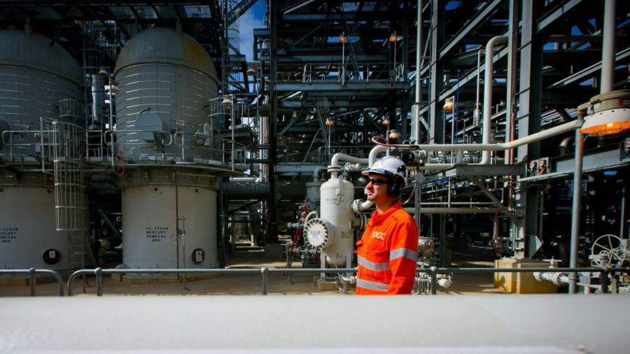 Australian LNG producers in talks to avert strike as energy prices climb