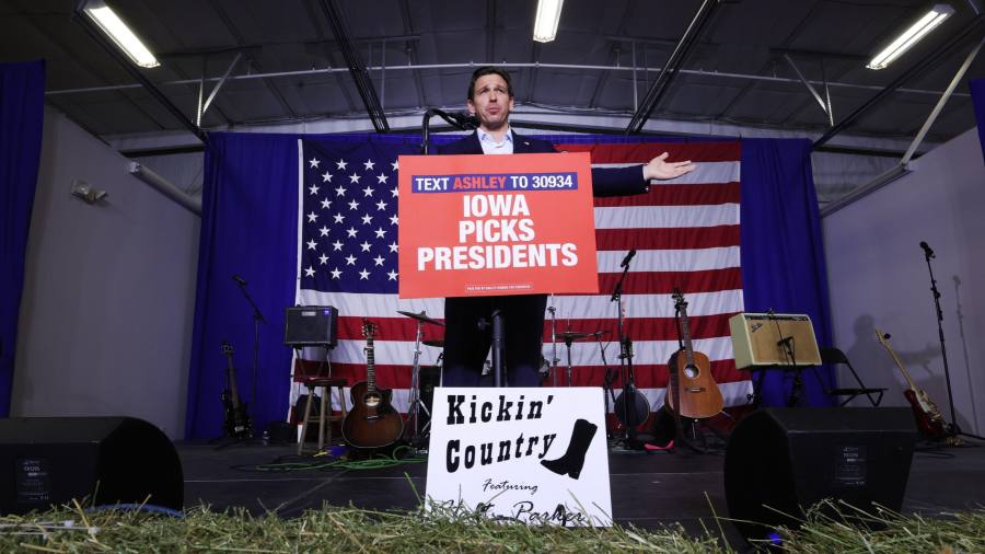 Ron DeSantis replaces campaign chief in bid to reboot White House run