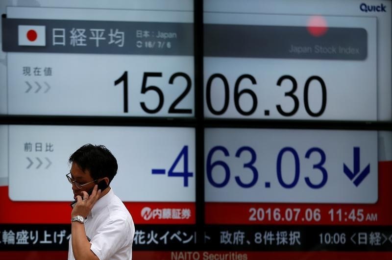 Asian stocks fall as risk-off persists after U.S. rating cut