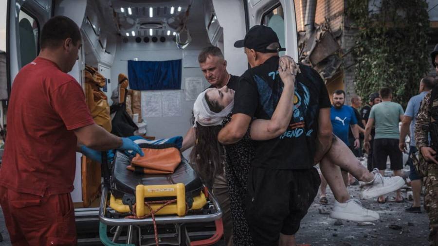 Hotel used by journalists struck by Russian attack on Donetsk town