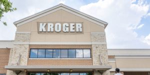 Kroger agrees to sell more than 400 stores, settles opioid claims and misses sales expectations