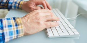 How to Decide Between Medicare and Medicare Advantage