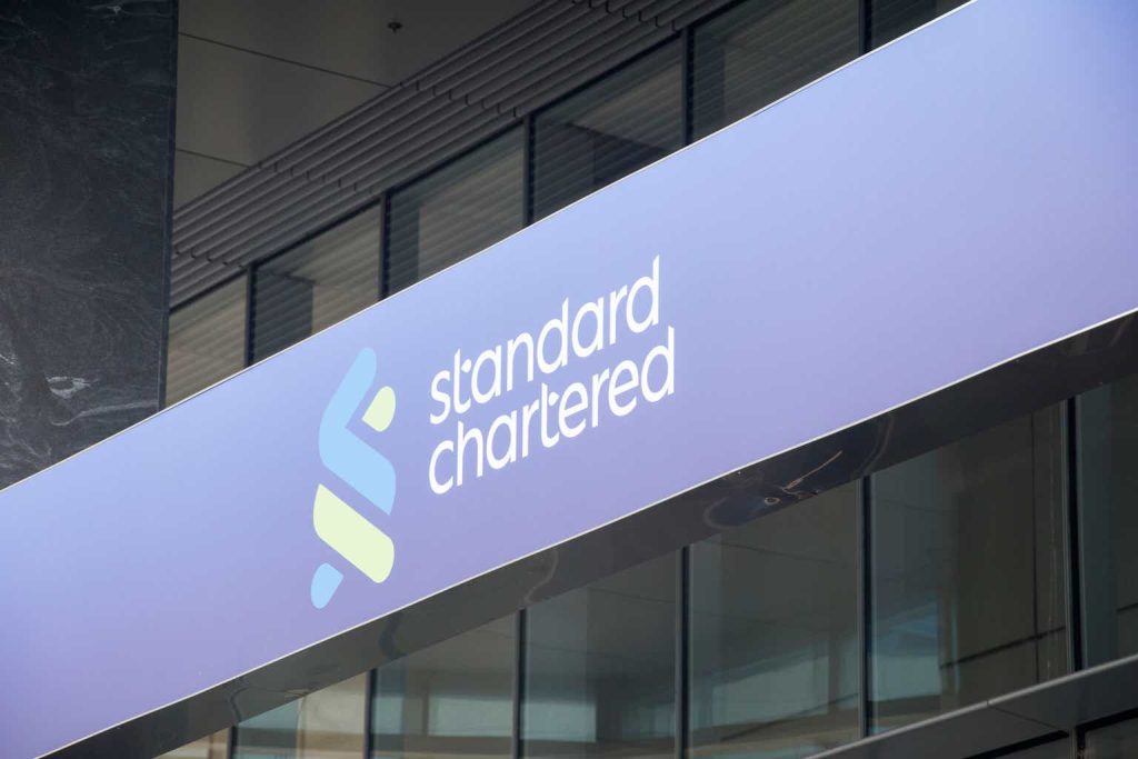 Standard Chartered Stock: A Rising Tide Lifts All Boats (OTCMKTS:SCBFF)