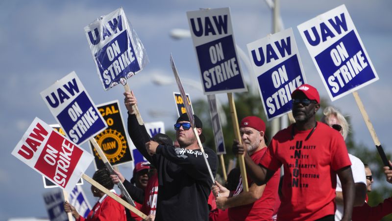 Where things stand on Day 5 of auto strike: A new deadline, another strike delayed