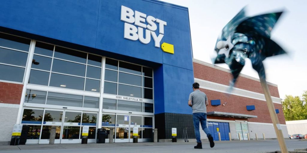 Student Loan Payments Have Resumed. These Retailers Are at Risk, Wedbush Says.