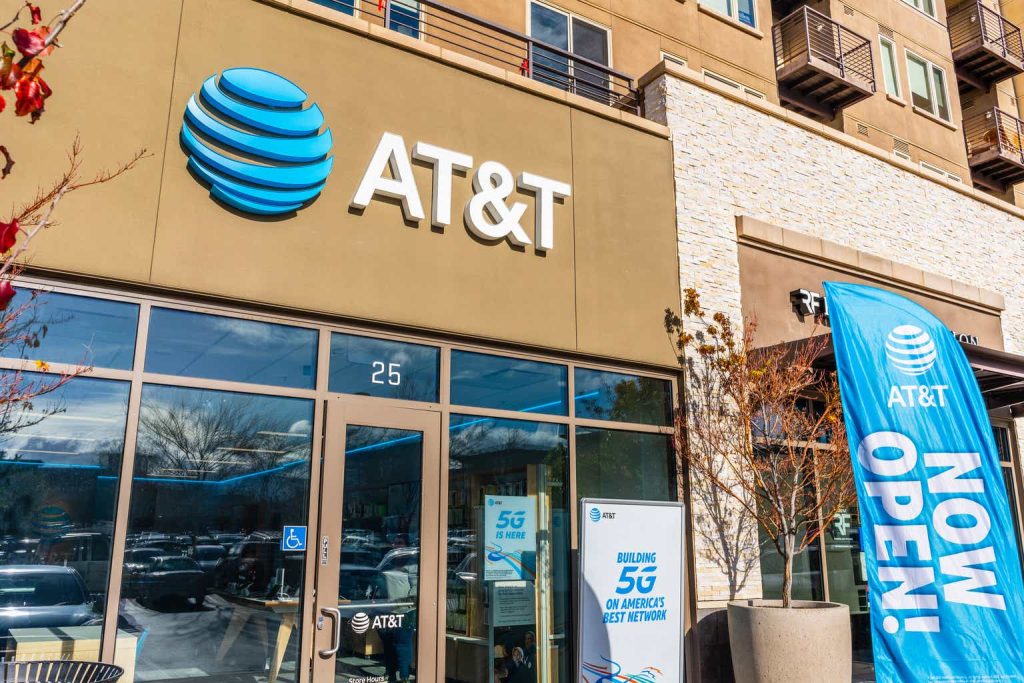 AT&T: A Strategic Choice To Increase Portfolio’s Dividend Yield And Reduce Risk Level (T)