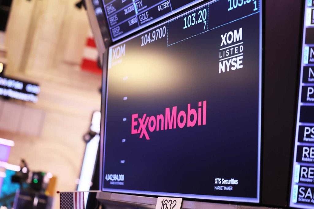 Wall Street Lunch: Exxon Buys Pioneer