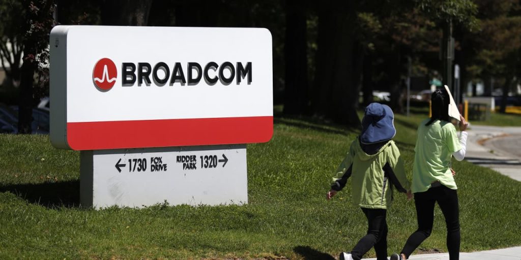 VMWare Stock Drops. Its Purchase by Broadcom Could Face a Delay in China: Report