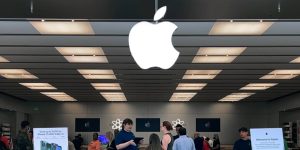 Apple Stock Isn’t an AI Play. How the iPhone Maker Intends to Change That.