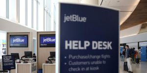 JetBlue’s stock loses altitude after facing ‘staggering’ weather delays — and warns of a wider-than-expected Q4 loss