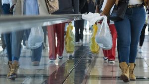 US retail sales rose for the sixth-straight month