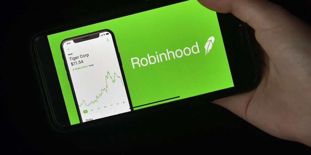 Robinhood sales miss expectations, and stock drops
