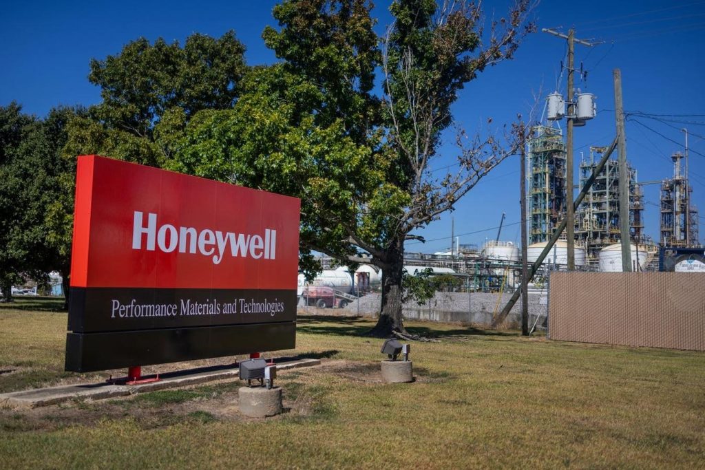 Will Honeywell Stock See Higher Levels After A 15% Fall This Year?