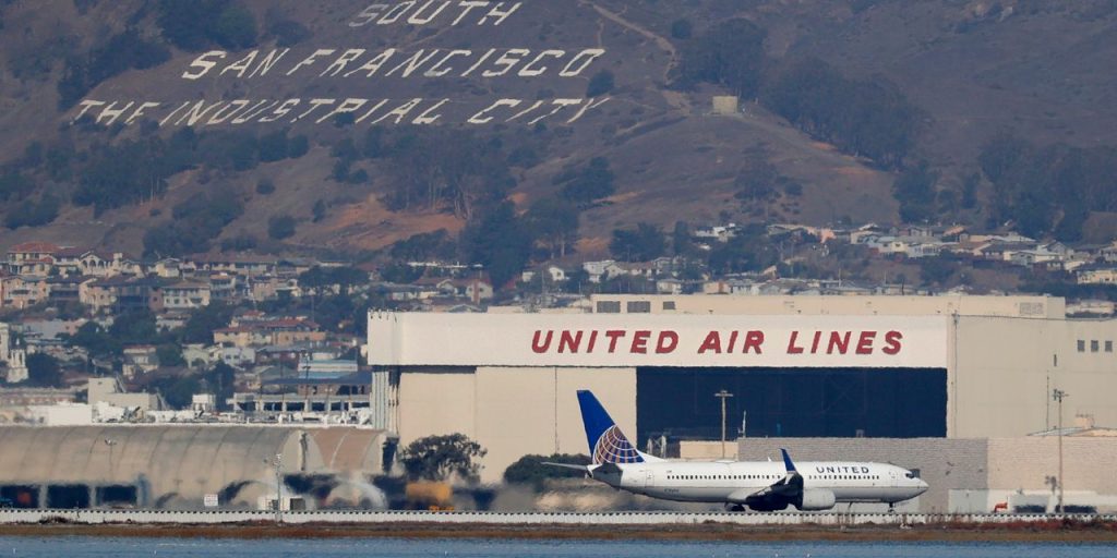 United Airlines plane makes emergency landing in San Francisco because of bomb threat