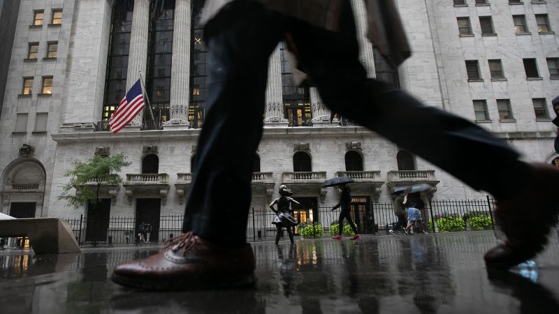 Most Americans think the economy should be in fairly good shape this time next year